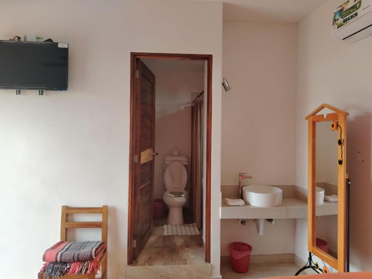 Bm Zihua Guest house 2*
