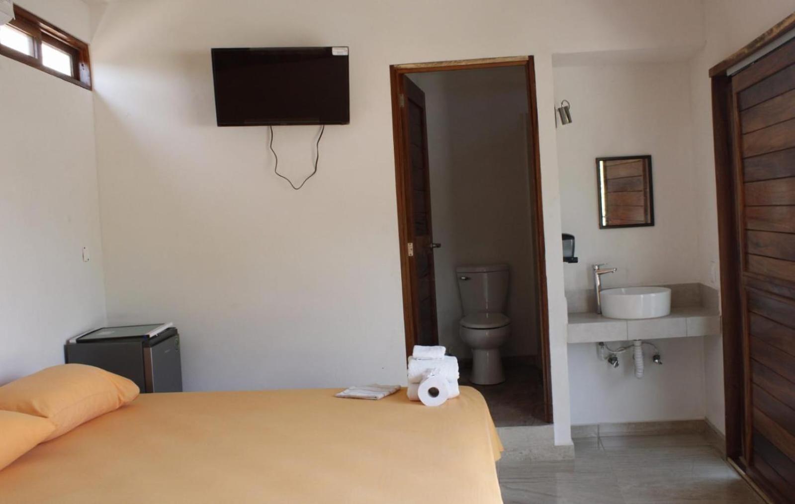 Guest house Bm Zihua 2*