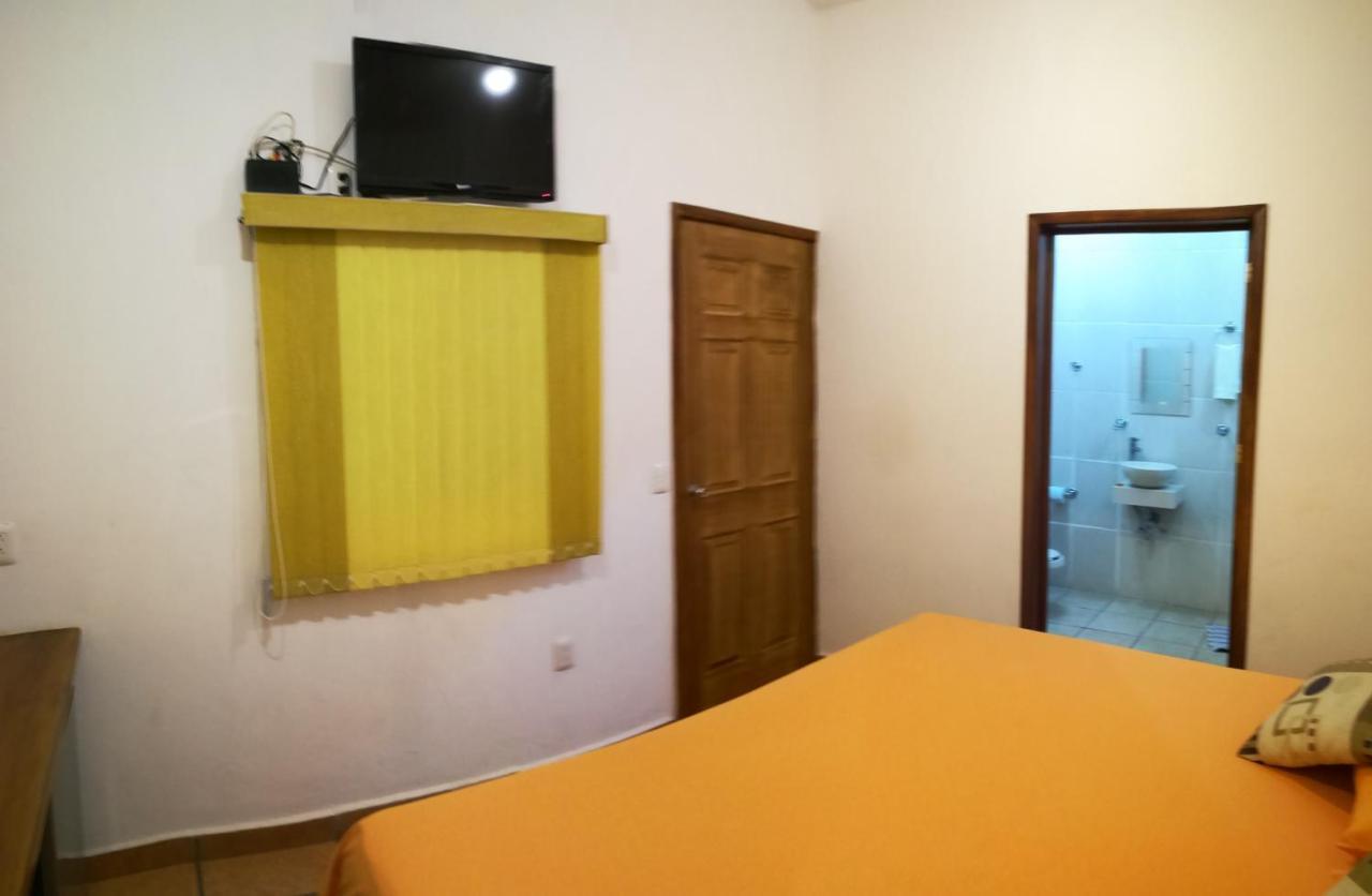 Guest house Bm Zihua 2*